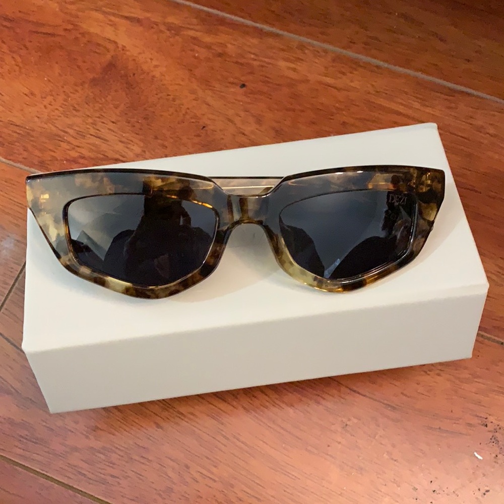 Dezi On Read Sunglasses 😎